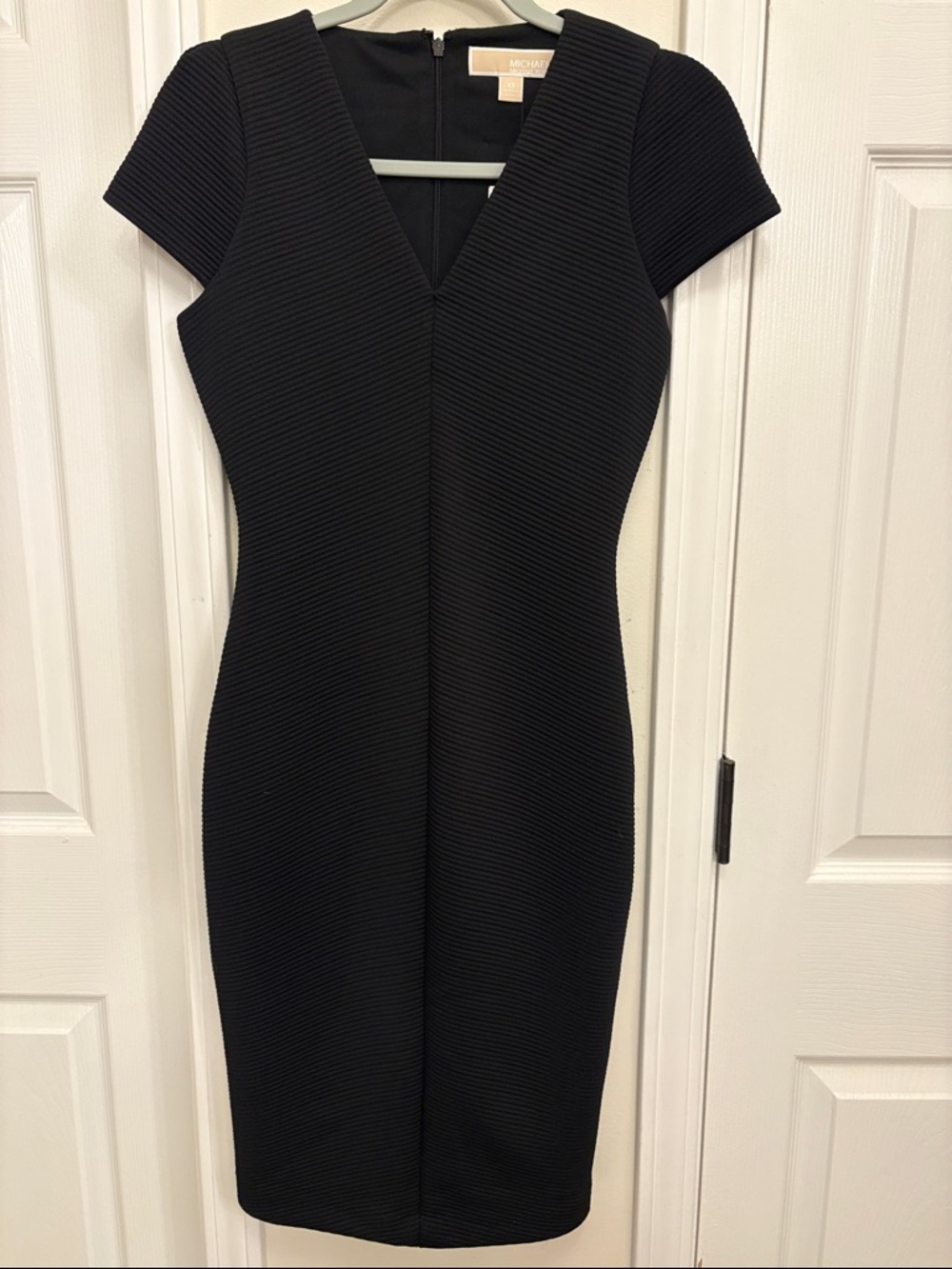 BNWT Michael Kors Black Ribbed V-Neck Sheath Midi Dress